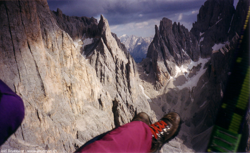 Fly-Parapente/Vols/Dolomites/sassolungo1.jpg