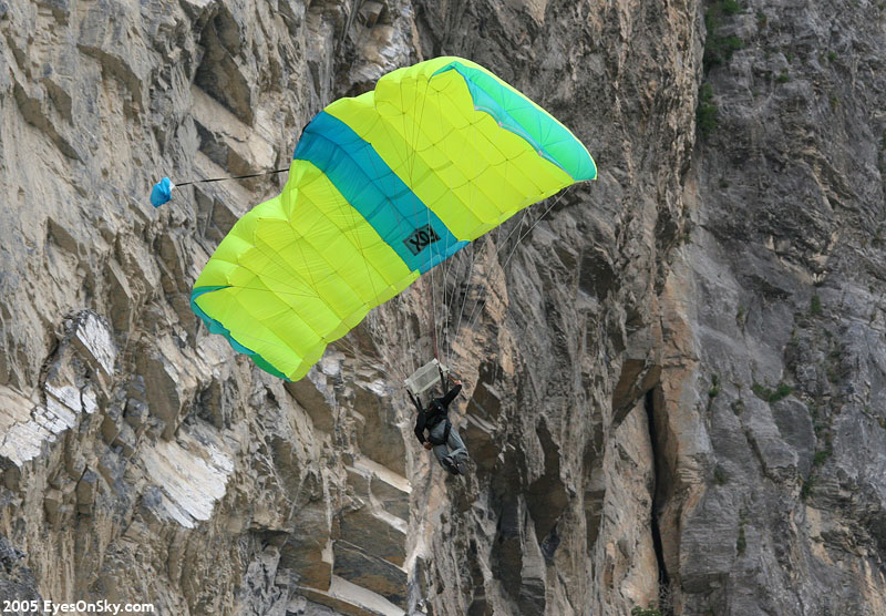 Suisse/Valais/BaseJump/20050521/IMG_7046.jpg