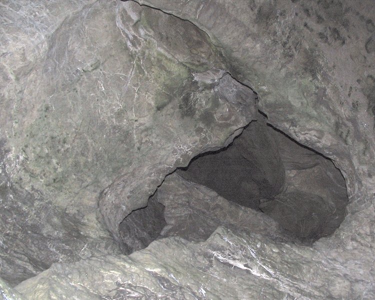 Suisse/Valais/GrottesAuxFees/20020509/imgg_4747.jpg